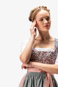 SPORTALM Dirndl*Dirndl im Salzburger Stil