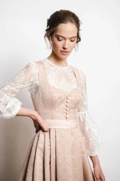 SPORTALM Dirndl*Dirndl mit schimmernder Schürze und zusätzlichem Gürtel