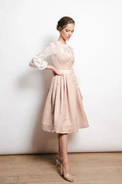 SPORTALM Dirndl*Dirndl mit schimmernder Schürze und zusätzlichem Gürtel