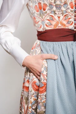 SPORTALM Dirndl*Samtdirndl mit Schürze